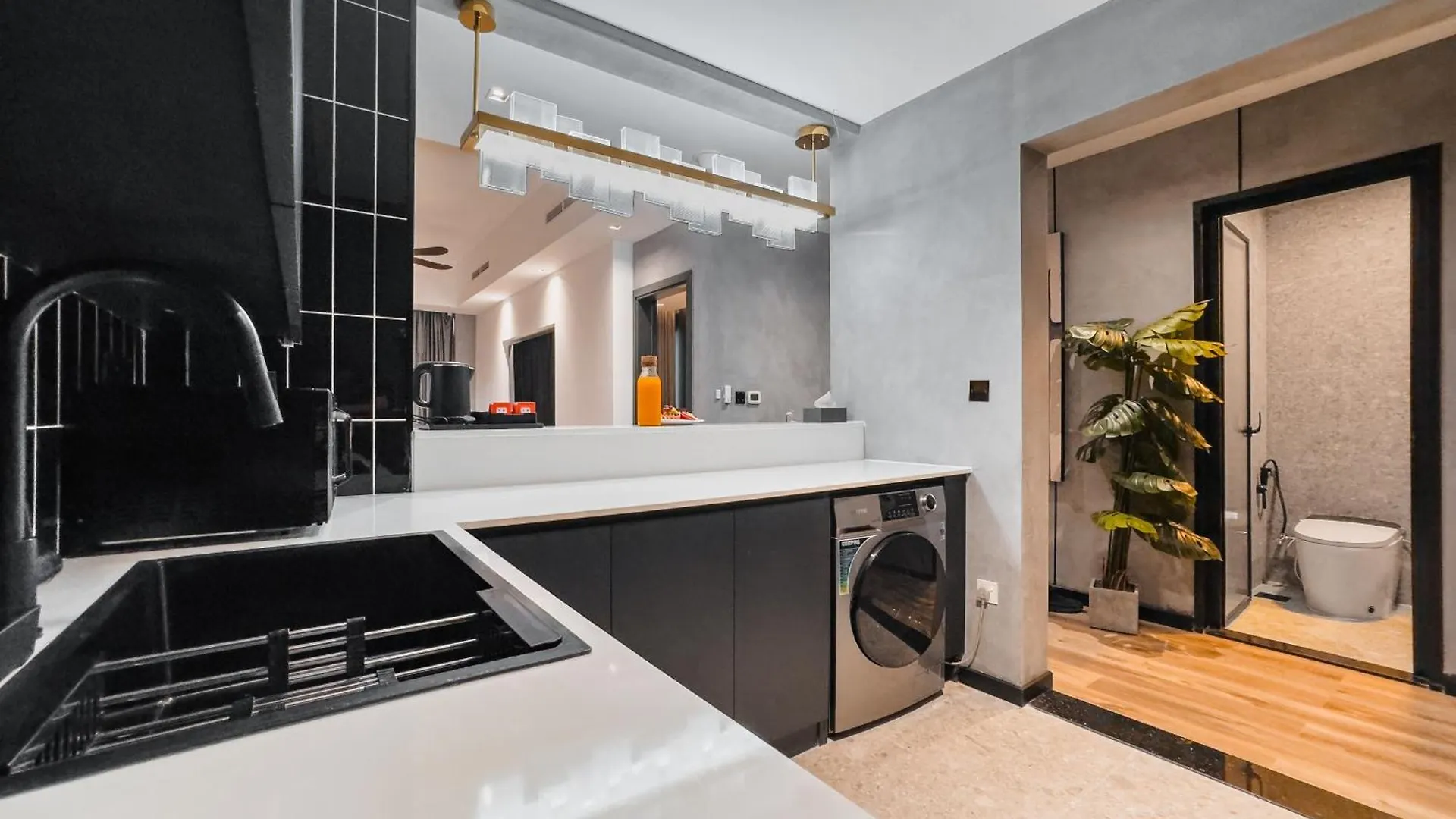 Downtown Dunya Tower Apartment Dubai