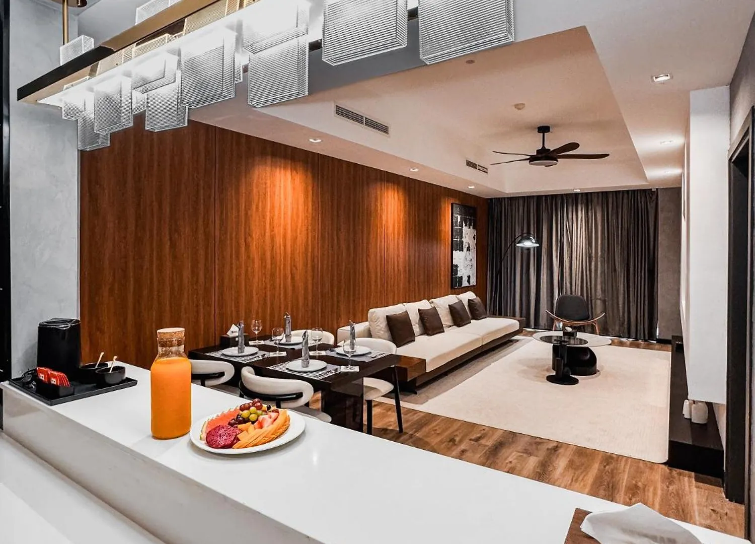 Downtown Dunya Tower Apartment Dubai
