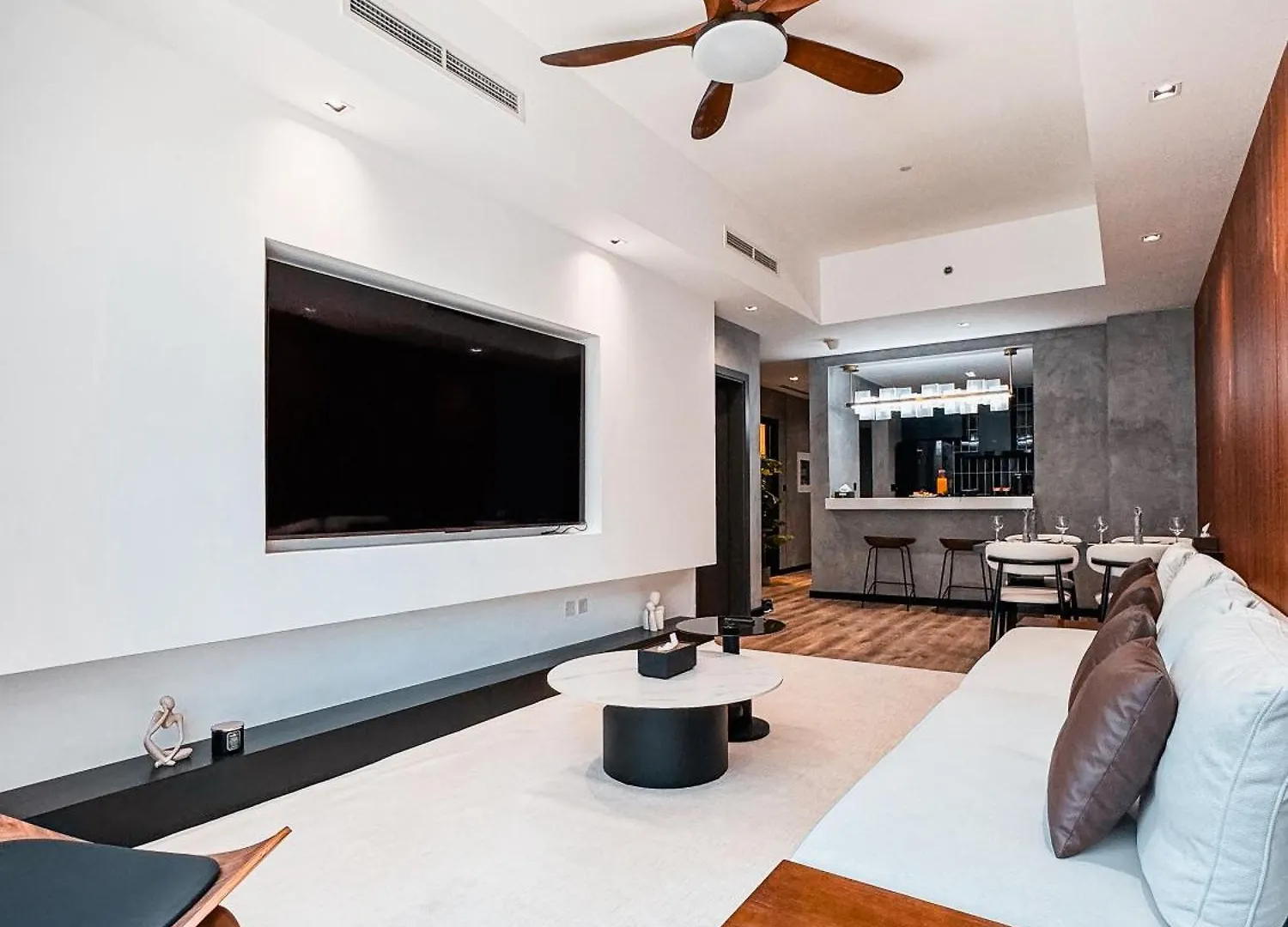 Downtown Dunya Tower Apartment Dubai United Arab Emirates