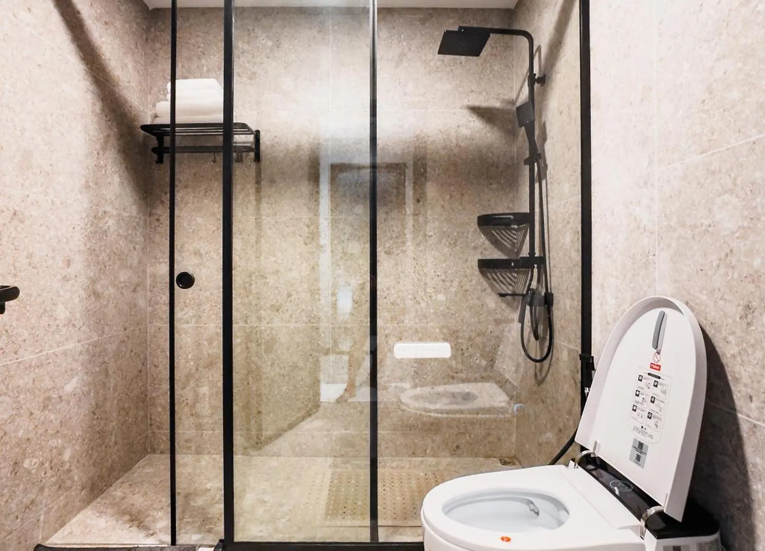 Downtown Dunya Tower Apartment Dubai