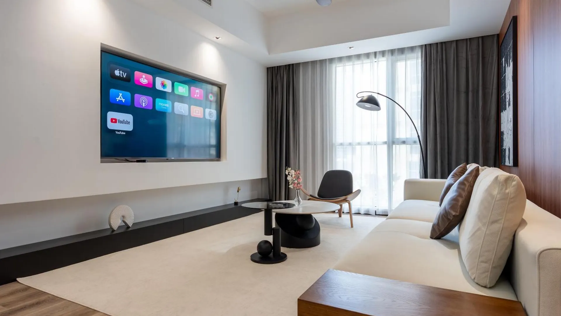 Downtown Dunya Tower Apartment Dubai