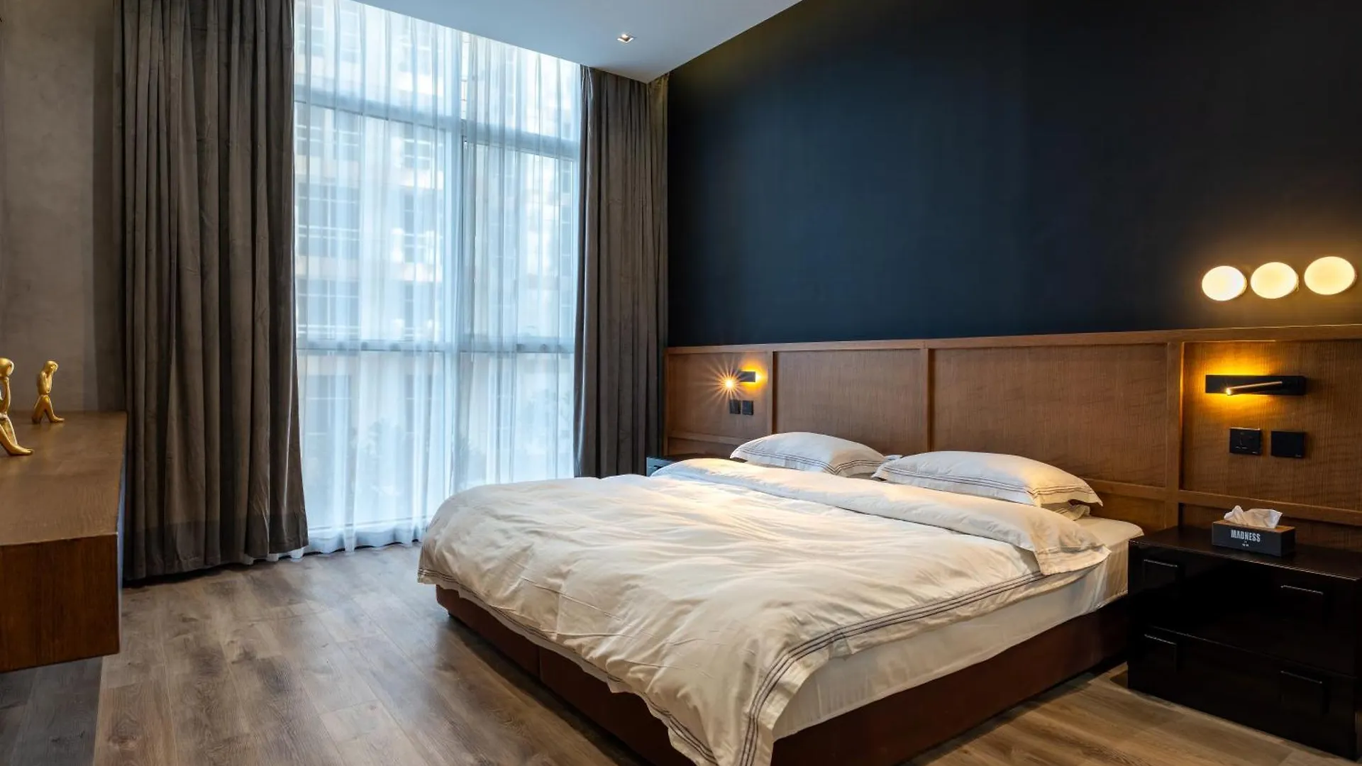 Downtown Dunya Tower Apartment Dubai